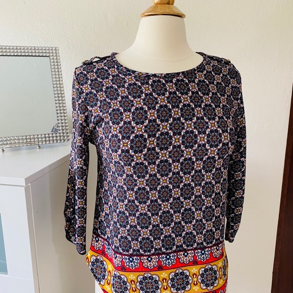 MultiColor Blouse - Picture 2 of 4